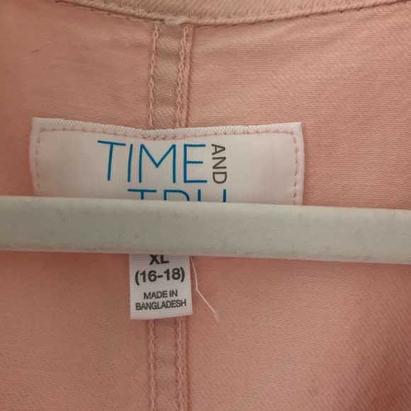 Pink light weight Jacket - Picture 3 of 5